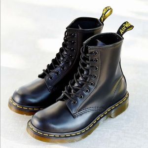 Black dr.martens